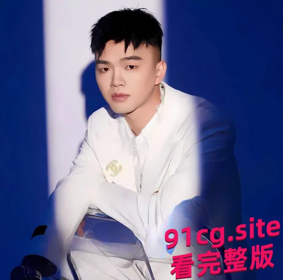 网红歌手林启得师徒恋丑闻曝光!高颜值徒弟姜南被“师傅”亲到床上!-1