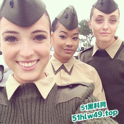 美国女兵【惠特尼韦斯特盖特】海军陆战队服役，爆出借女兵身份下海卖骚！-4