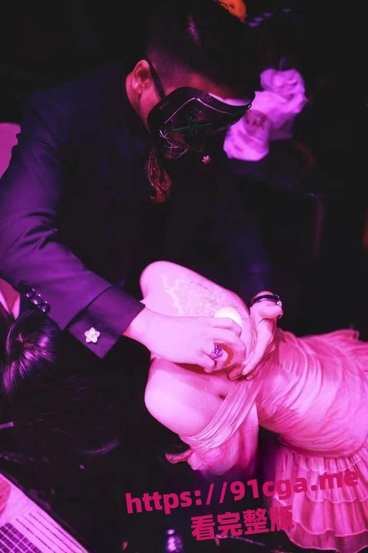 武汉最骚SM酒吧独家揭秘：抖S抖M淫乱夜生活炸裂全场-5