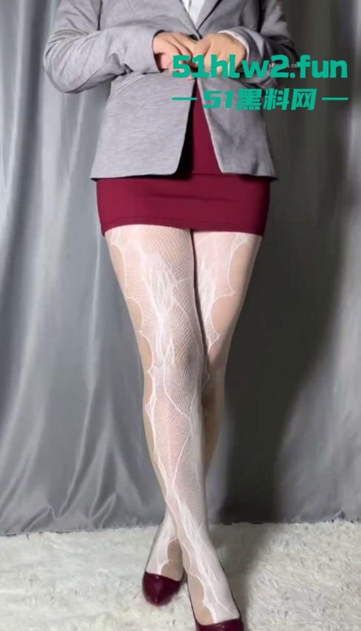 抖音37万粉丝网红【田囡囡】有精品肥臀少妇之称 3k大洋土豪定制高清福利视频流出!-6