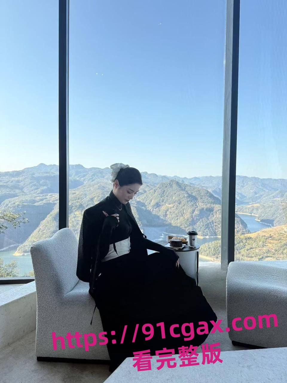 浙江苍南音乐老师洪冬暖出轨被抓,原配带队酒店掀翻床戏场面超炸!-7