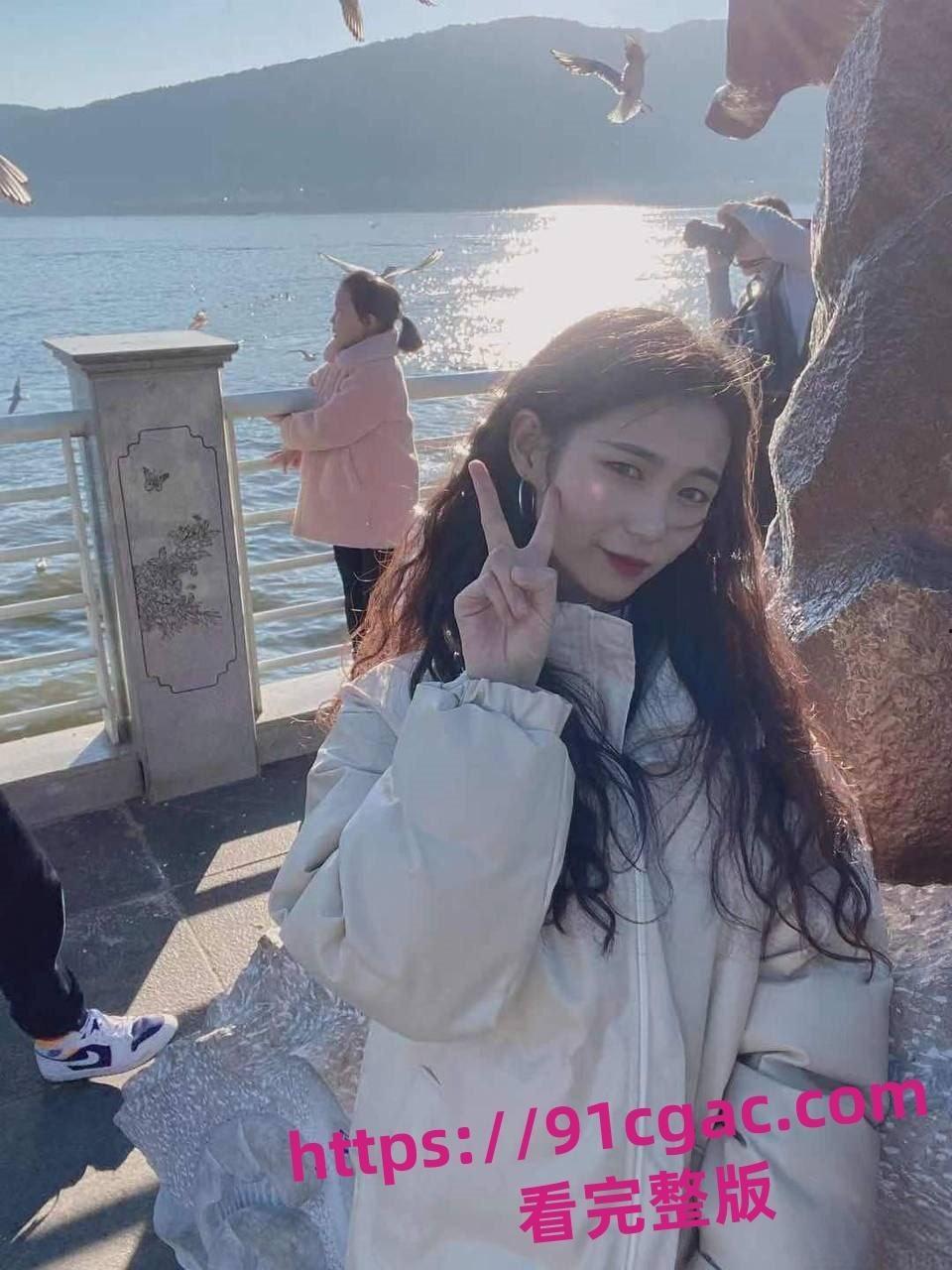 云南昆明高校周闫妮应聘时尚杂志模特遭变态面试官猥亵全裸出镜看硬了！-4