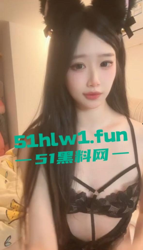 极品网红福利姬【swetty】精致颜值极品身材尤物，肌肤白皙长腿翘臀，穿各种美裙摆拍，全裸直播资源流出。-10