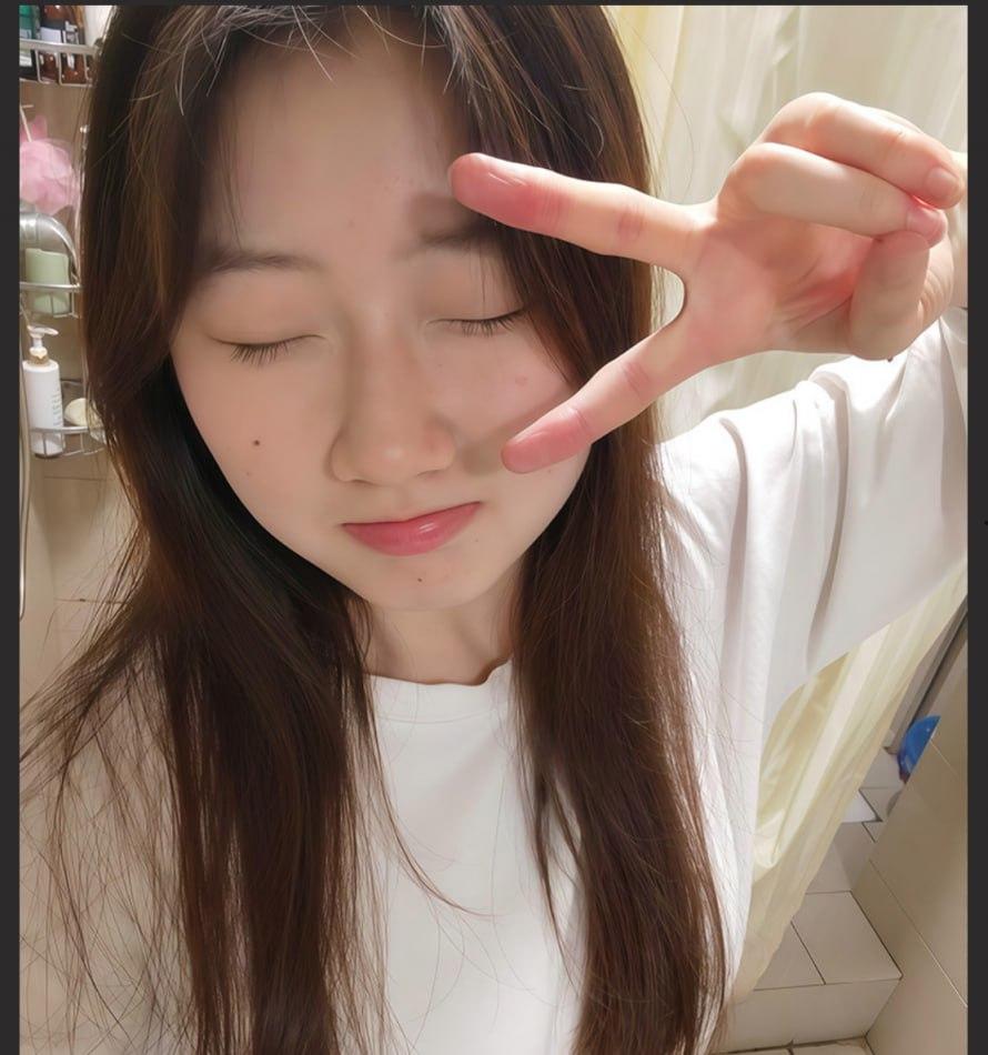 曲阜师范大学05年母狗 何鑫 眼镜反差嫩妹 自拍骚穴视频 线下足交!-2