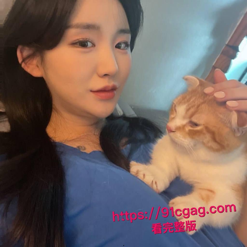 韩国小骚货安在英街头掀裙露逼撩人,酒店被欧巴大鸡巴无套后入干到喷水,口爆颜射后舔净精液的浪荡一夜-4