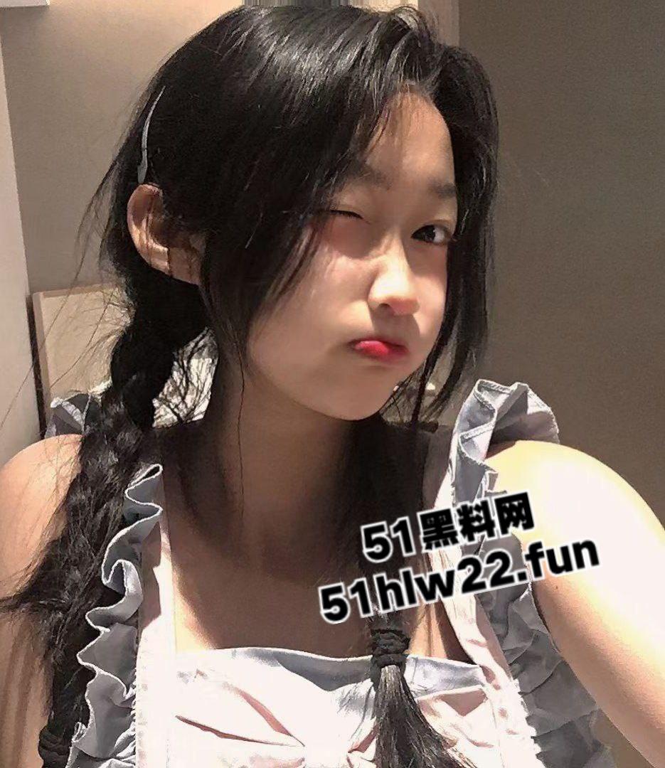 瓜友曝光骚逼女友【代苏钰】高颜值可爱嫩妹,私下反差至极约炮被男友发现曝光,号称校园公交车!-4