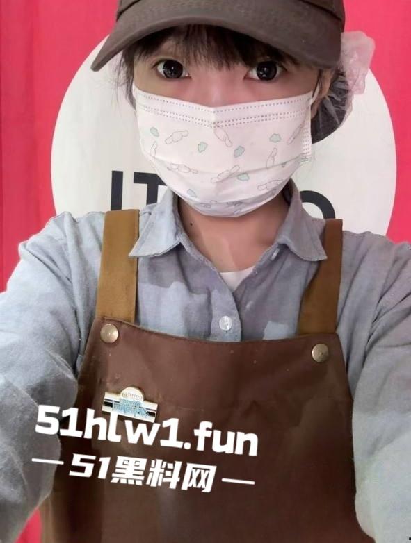 独家曝光!湖北19岁母狗【邵丽燏】库底咖啡营业员,在寝室给主人拍自慰视频做任务小处女被调教成骚母狗!-6