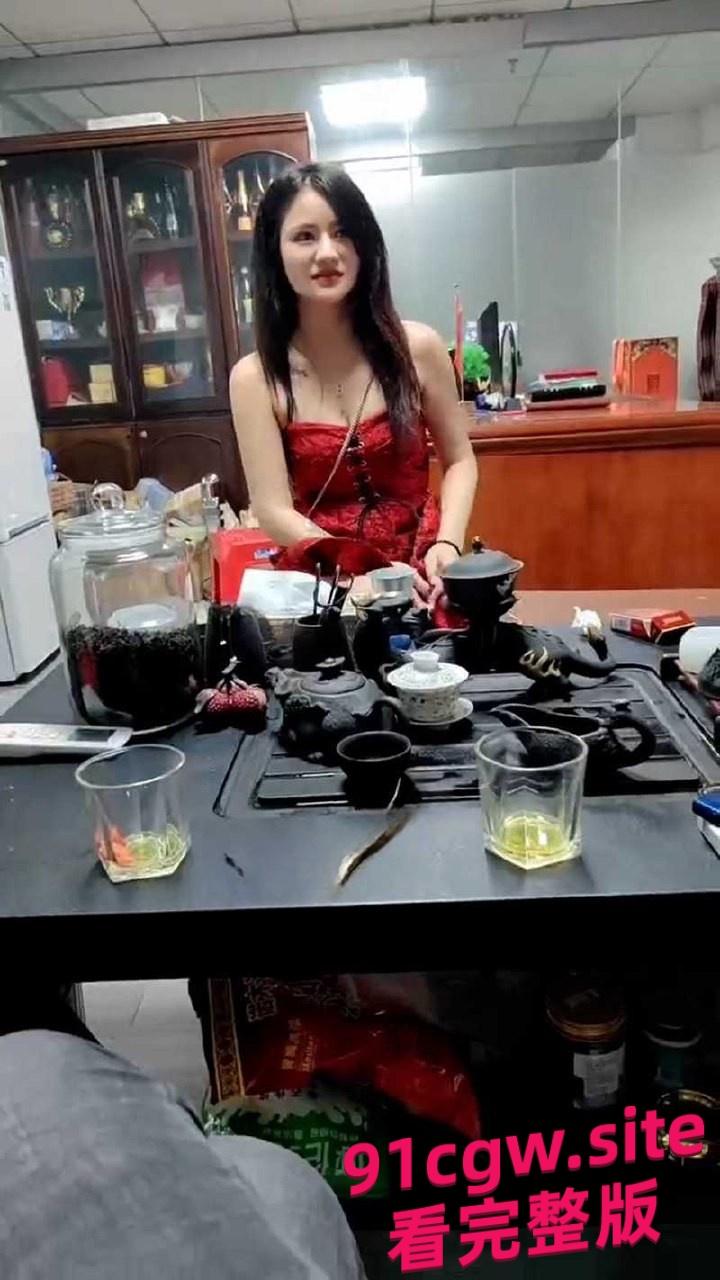 夜场会所ktv小姐面试现场 肤白貌美清一色大长腿通过之后口试视频曝光-3