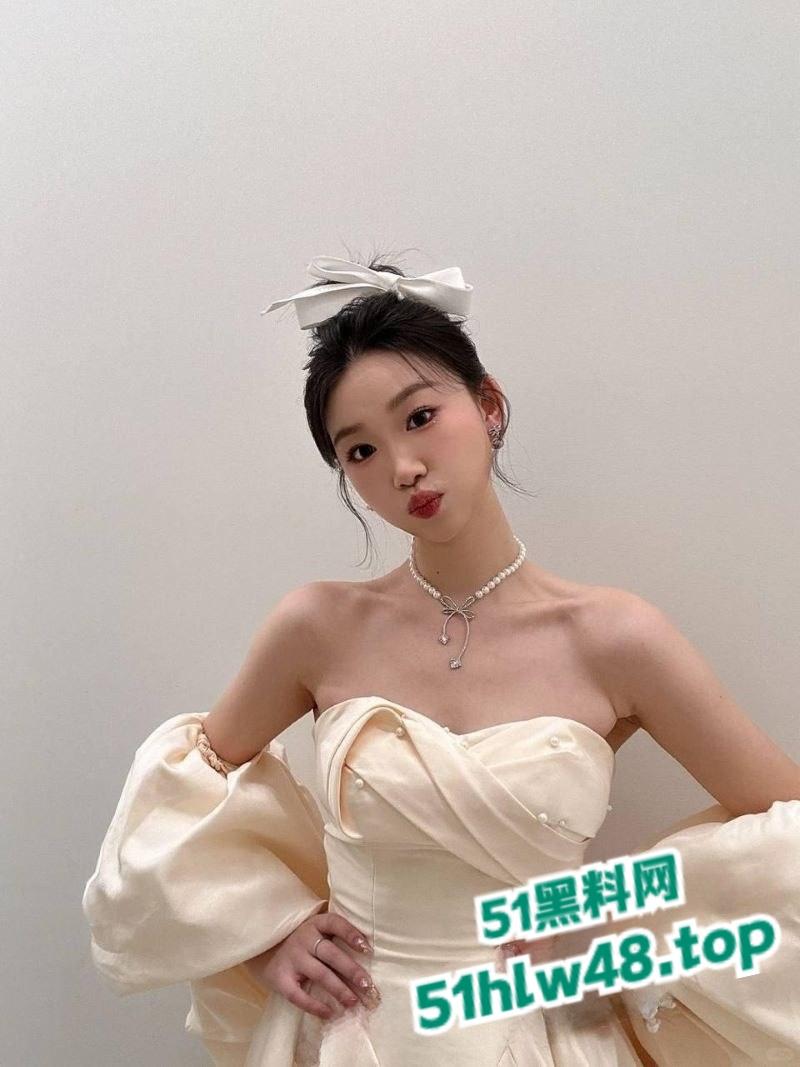 骚货研究生【田丽娜】与男友分手后被渣男无情曝光,激情火辣的性爱视频。-3