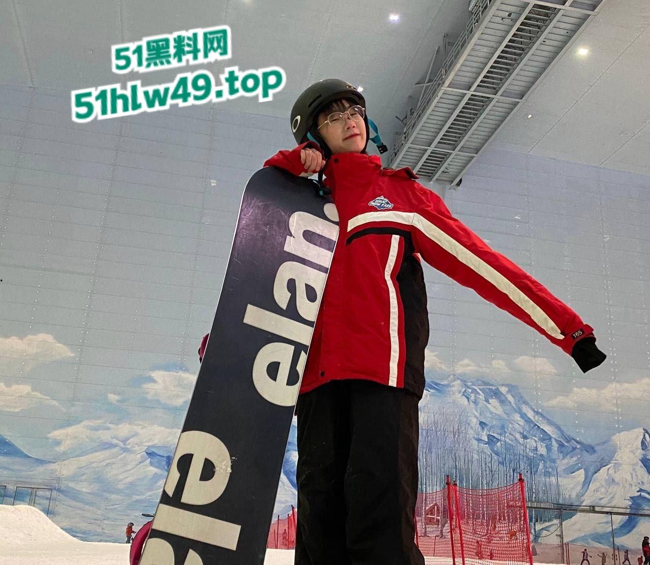 哈尔滨师范大学艺术系学妹【韩璐】被曝光！微信里疯狂卖自己裸露图，经常约炮私生活相当混乱！-6