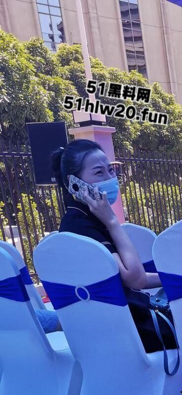 小混混摇身一变成老板！深圳盐田曼哈幼儿园老板王瑞带前妻一家老小吃软饭骗走香港富婆上千万，网友喊话赶紧开课教学。-7