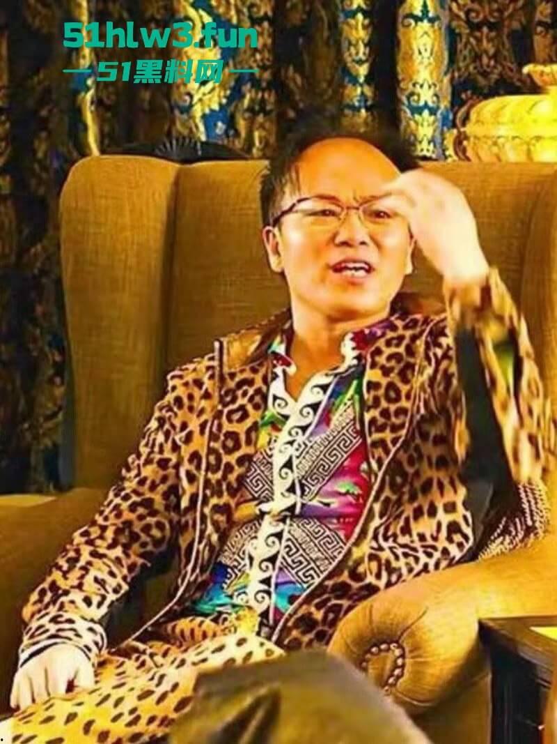 周星驰美人鱼郑总扮演者涉猥亵儿童被逮！从“郑总”到阶下囚，郑冀峰的双面人生。-3