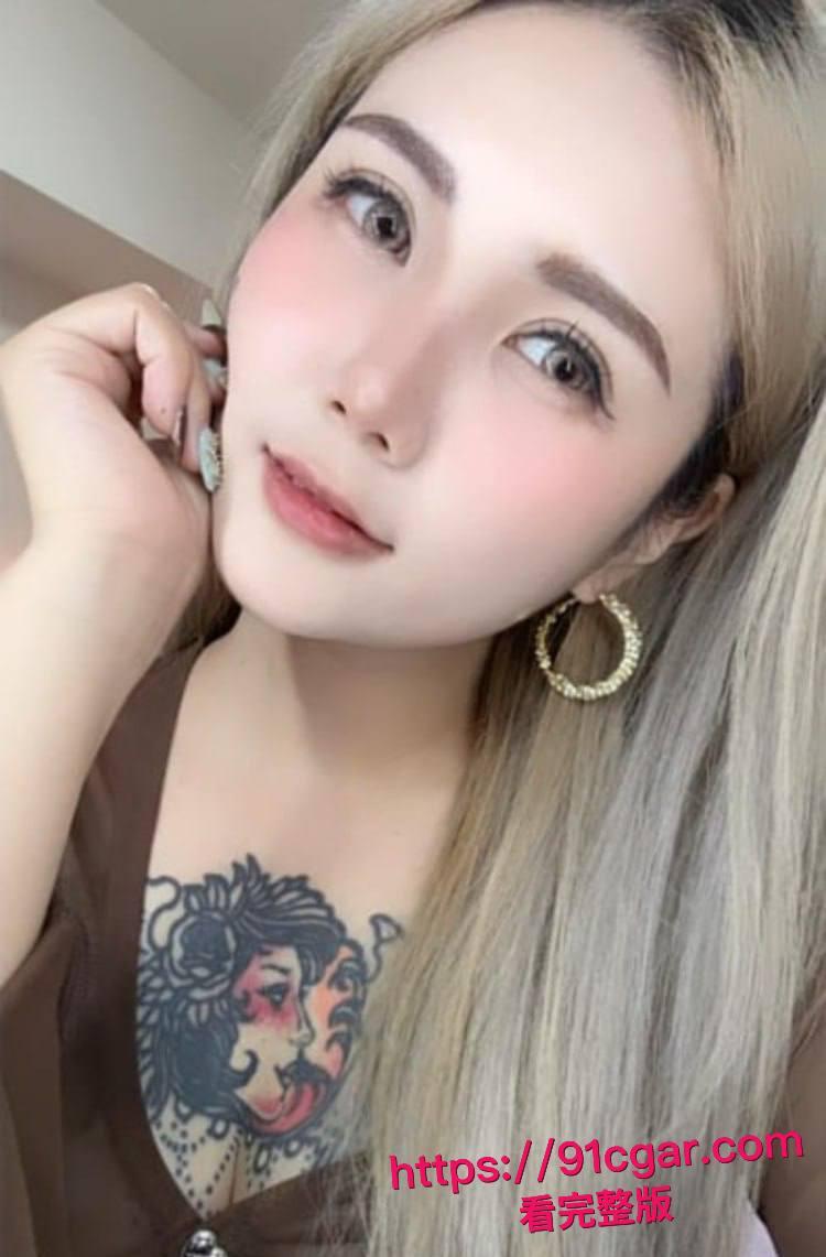 台湾网红暗黑孟若羽最新作隐藏版直播流出 全身连体黑色网袜 道具大军入侵全身 腿抖到怀疑人生！-1