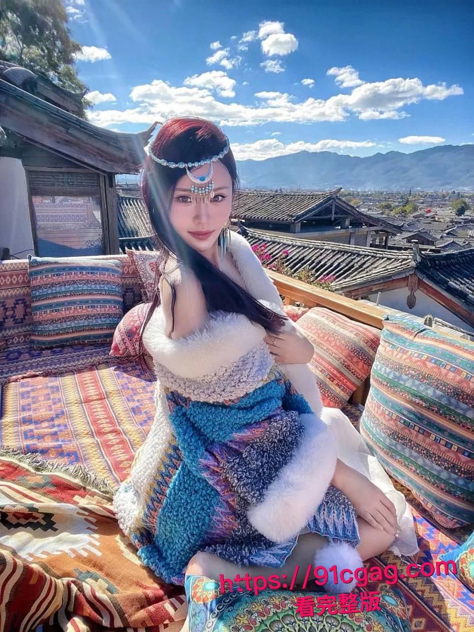 西南交通大学00年王云菲出轨丑闻:背着男友与金主激情缠绵,女上骑乘卖力伺候,逼毛浓密堪称淫娃名器!-5