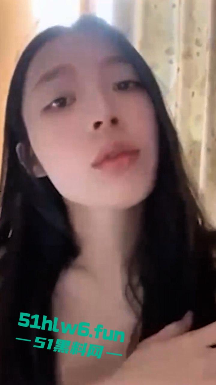 深圳高冷白领【王琪】顶级颜值御姐女神,身材更是高挑纤细,为了上位变身风骚母狗,在酒店被领导抽打无套爆操!-6