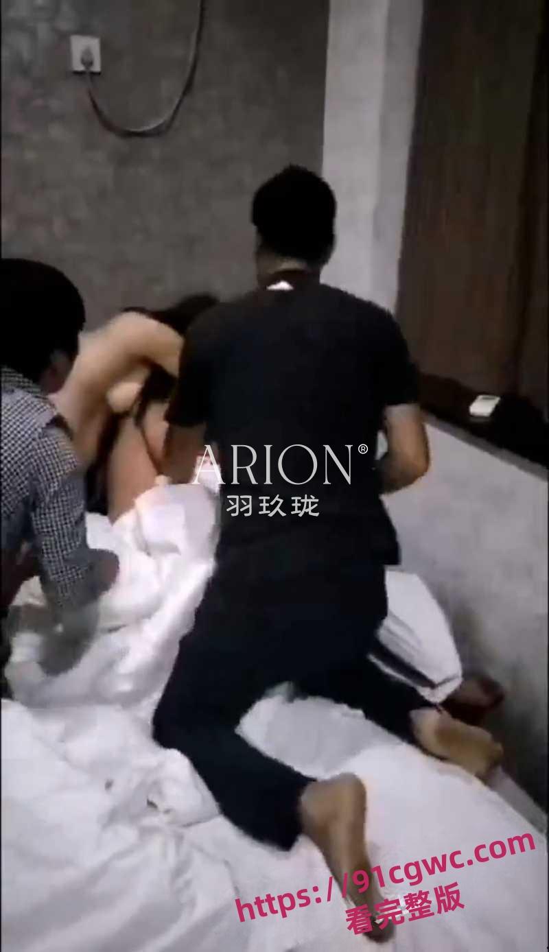 济南宣传部副部长与电视台主持人出轨事件 酒店开房被抓视频全网疯传 上演女主全裸护情人大戏!-2