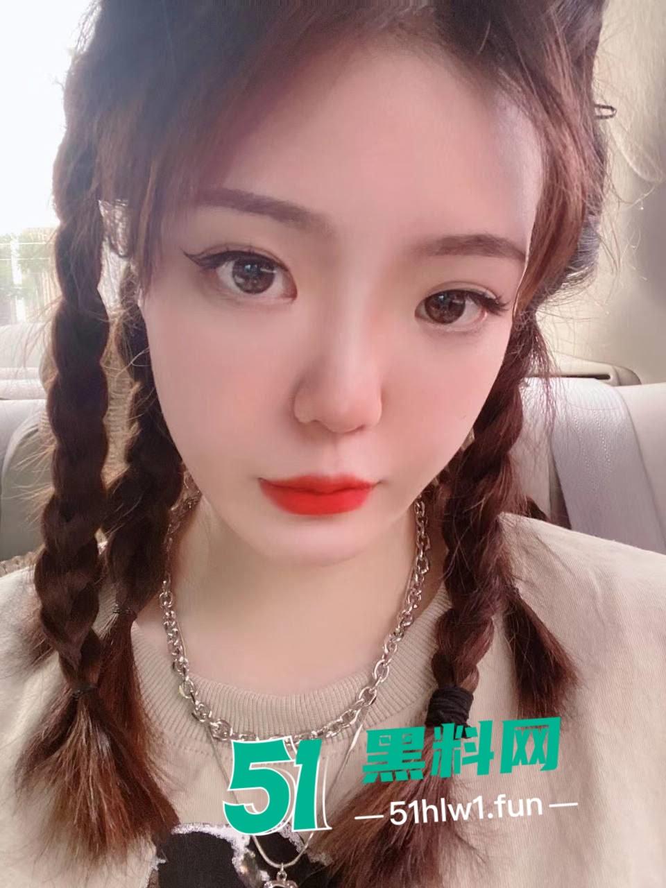 反差颜值母狗，湖北26岁骚逼【林鑫茹】身材高挑细腰长腿，皮肤白嫩美乳硕大 私拍视频流出。-5