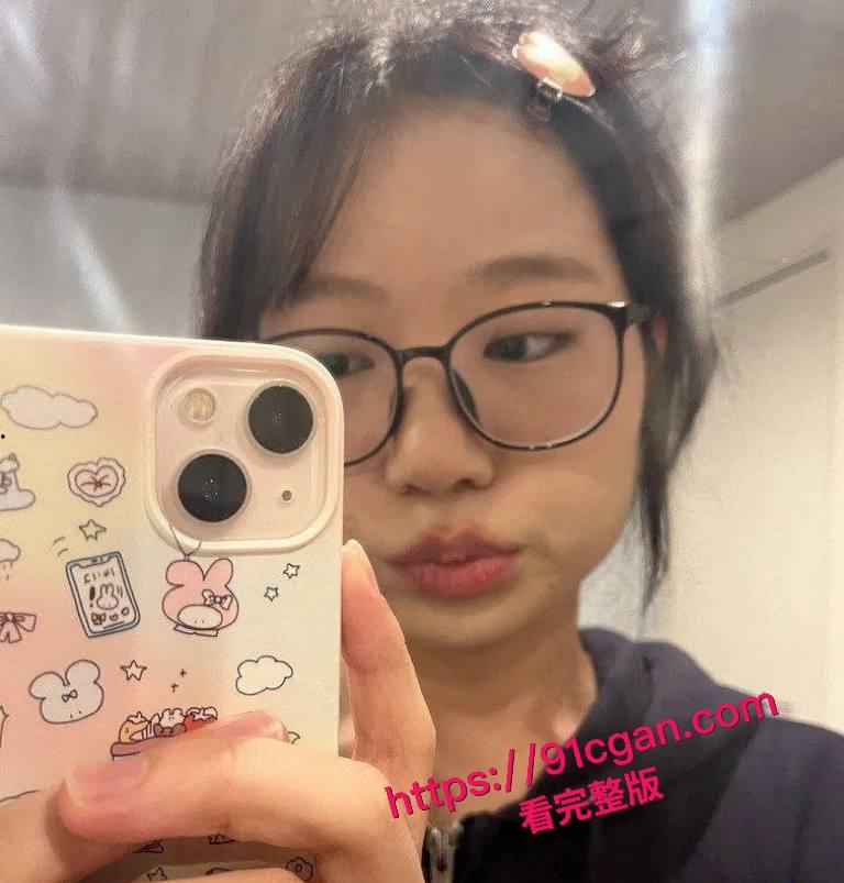 超反差母狗!眼镜妹momocats顺便调教强制,吞精深喉舔肛太炸裂-4