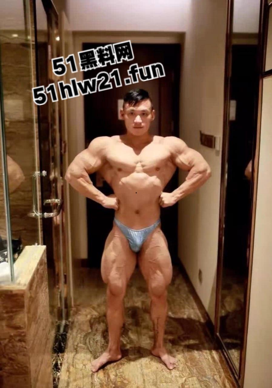 健美冠军【武涛】性爱视频流出,怼脸实拍实锤本人,这么大的肌肉一般女人还真受不了!-2