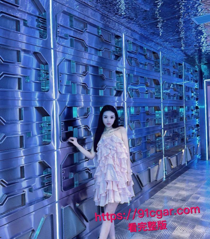 寸止挑战 儿子双飞岳母妈妈 两个极品少妇轮流争夺儿子大屌 互相争宠比谁更浪 最后双双跪求内射!-8