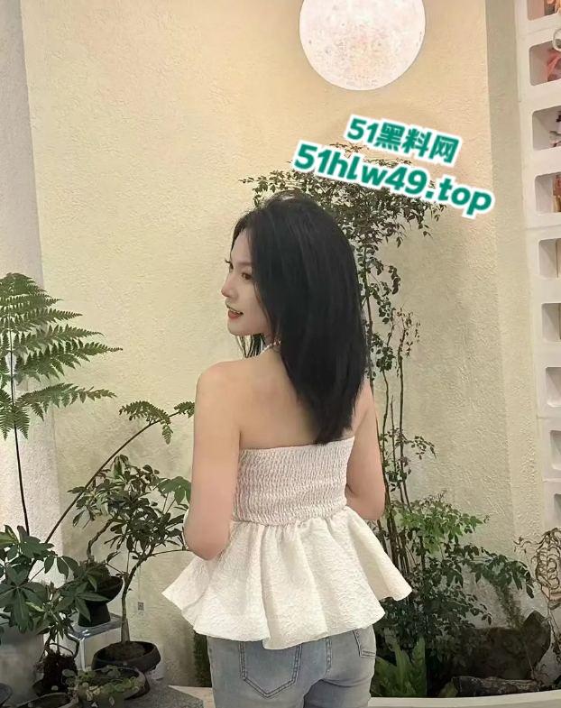 济南护理职业学院【周莎莎】颜值超高的性感母狗,身材性感口活一流约炮全露脸视频流出。-2