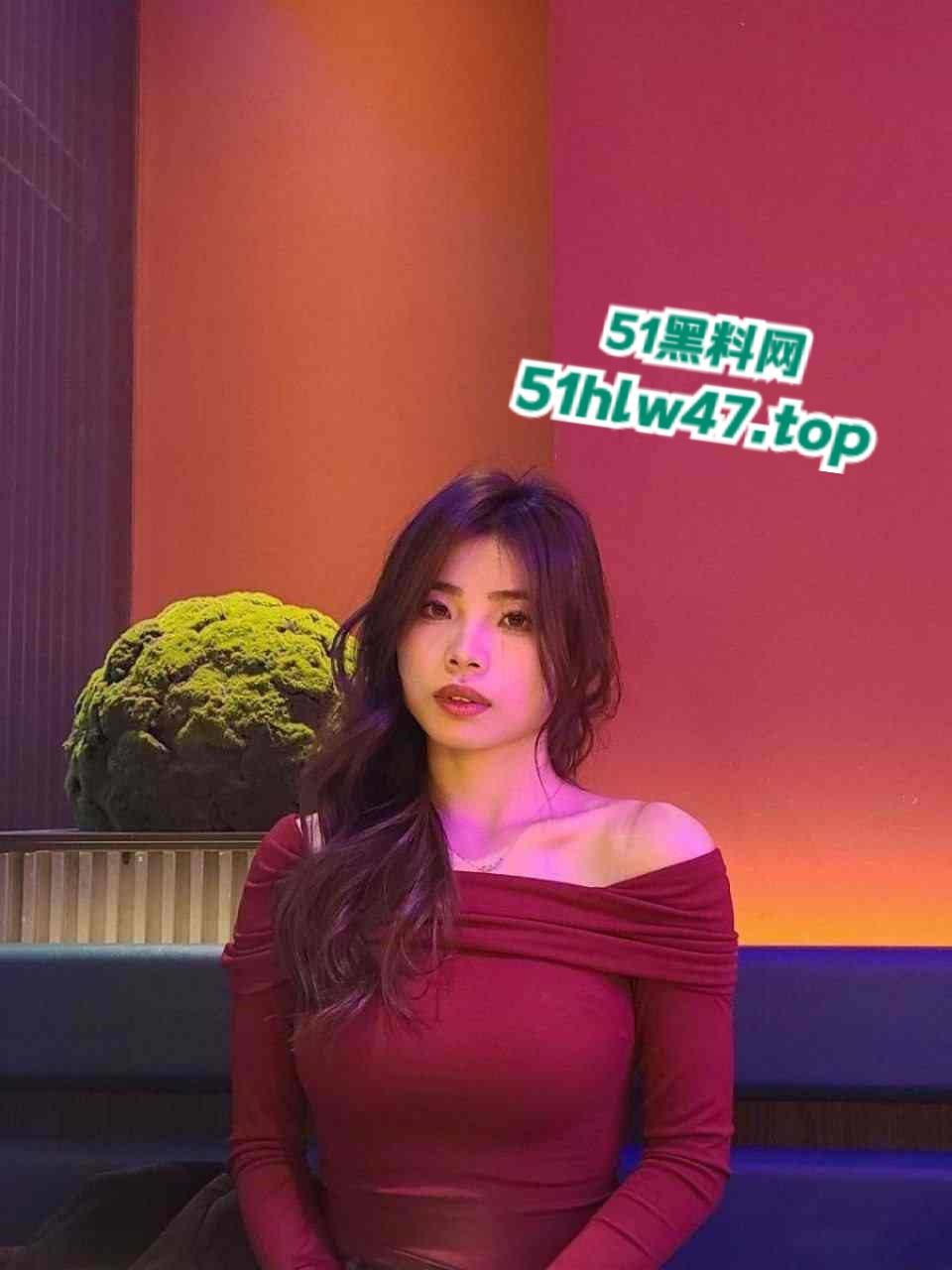 山西师范大学【刘景辛】大一新生性感尤物,背着男友和体育生开房做爱吃鸡视频流出。-3